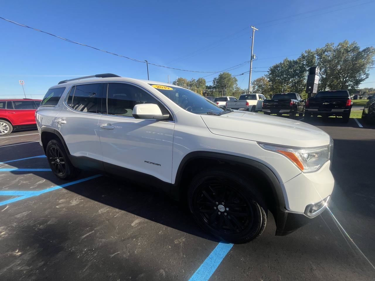 Used 2019 GMC Acadia SLT w/ LPO, Cargo Package AWD/4WD image 3