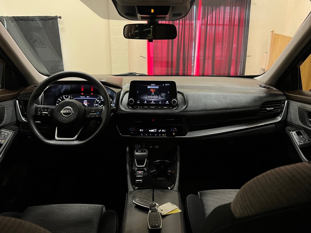 Used 2023 Nissan Rogue SV FWD image 18