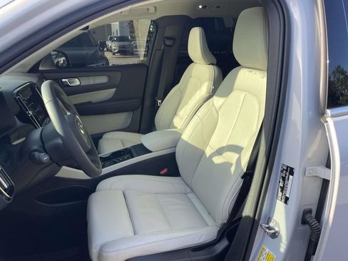 Used 2022 Volvo XC40 T5 Inscription w/ Climate Package AWD/4WD image 8