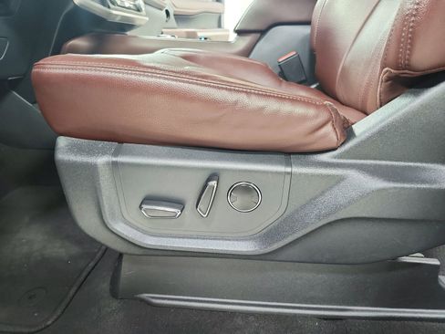 Used 2024 Ford Expedition Limited RWD image 20