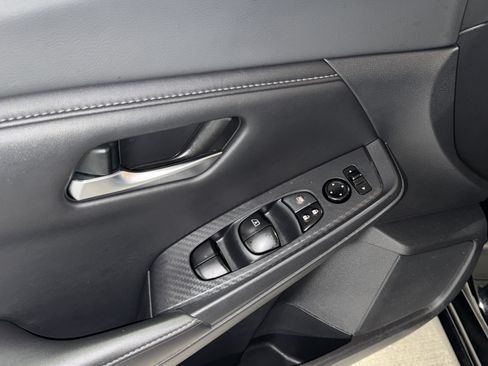 Used 2022 Nissan Sentra SV w/ Electronics Package FWD image 17