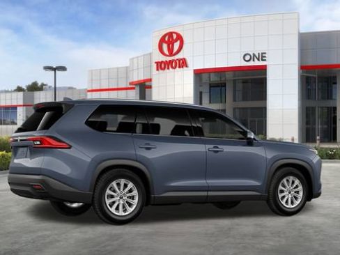 New 2026 Toyota Grand Highlander XLE image 12