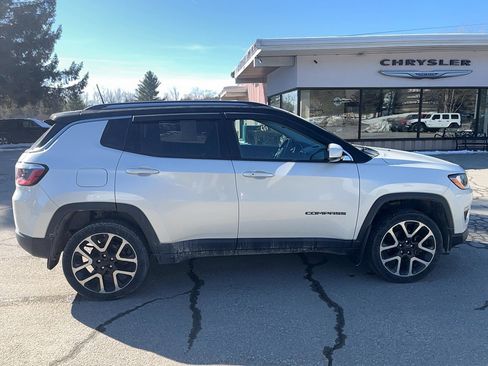 Certified 2018 Jeep Compass Limited w/ Navigation Group AWD/4WD image 4