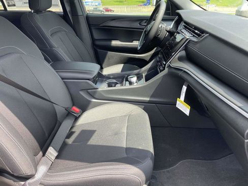 New 2025 Jeep Grand Cherokee Laredo image 30