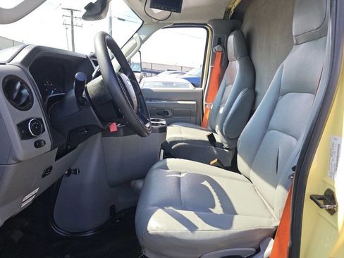 Used 2022 Ford E-450 and Econoline 450 Super Duty image 7