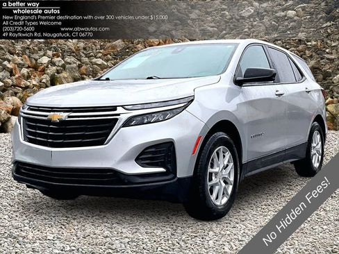 Used 2022 Chevrolet Equinox LS FWD image 1