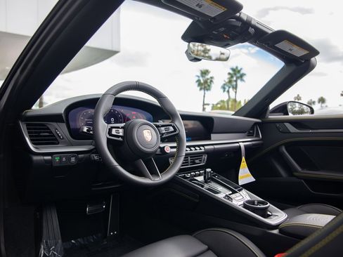 New 2026 Porsche 911 Carrera image 4