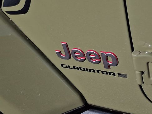 New 2026 Jeep Gladiator Rubicon AWD/4WD image 17