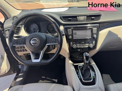 Used 2017 Nissan Rogue Sport SL FWD image 15
