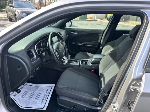 Used 2016 Dodge Charger SXT image 18
