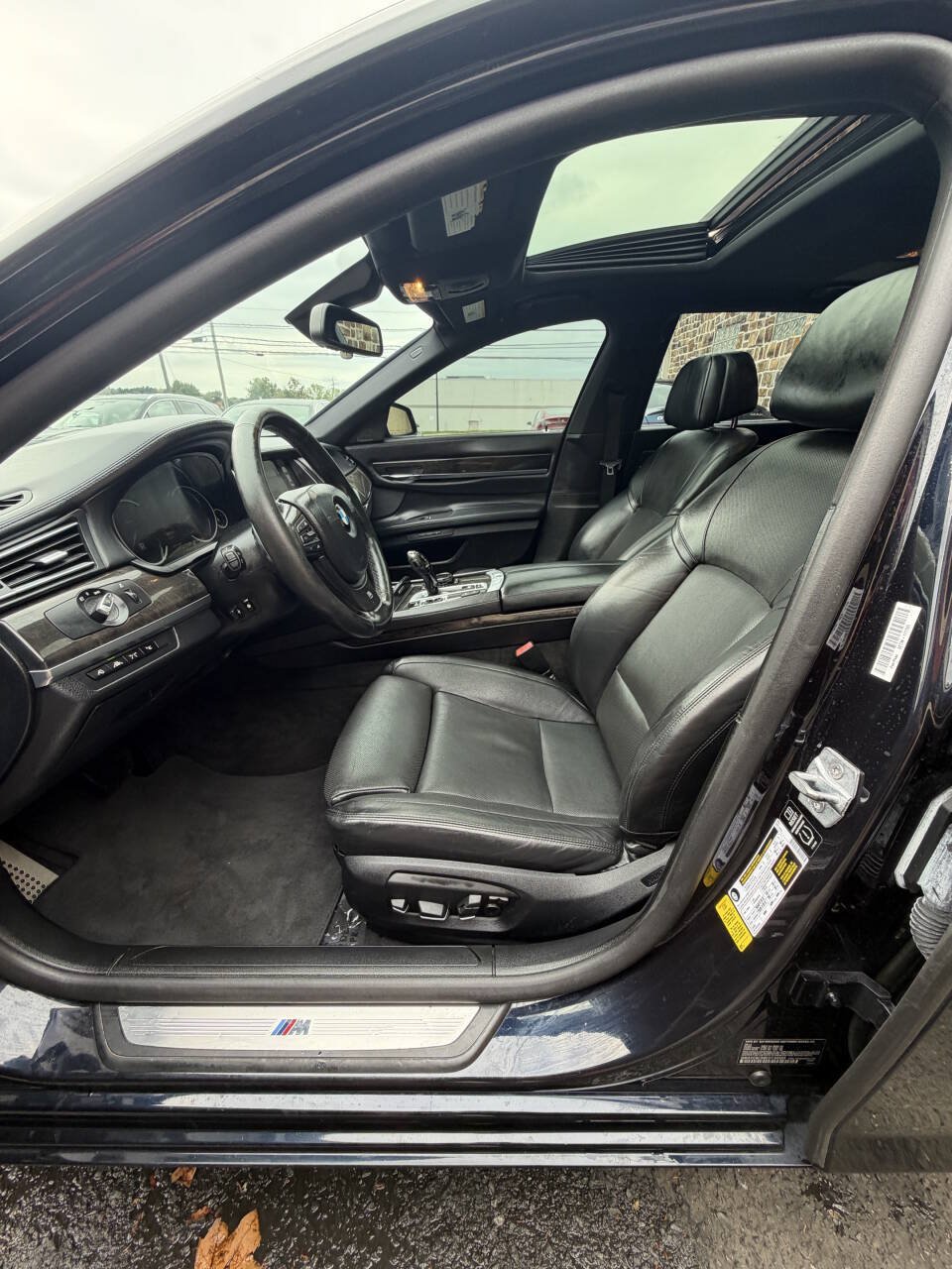 Used 2014 BMW 750Li RWD image 26