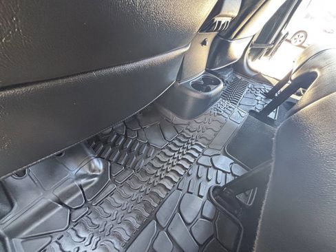 Used 2015 Jeep Wrangler Unlimited Rubicon AWD/4WD image 52