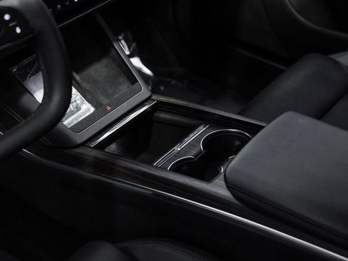 Used 2023 Tesla Model S image 31