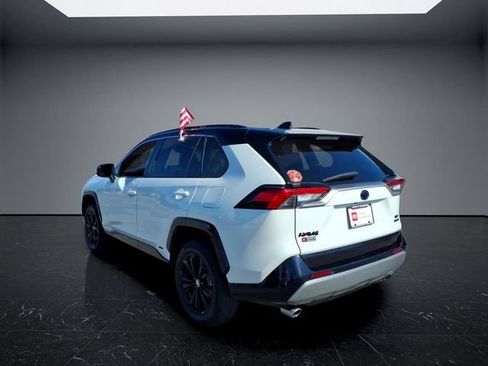 Used 2022 Toyota RAV4 XSE w/ XSE Grade Weather Package AWD/4WD image 4