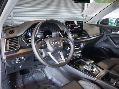 Used 2023 Audi Q5 2.0T Prestige w/ Prestige Package AWD/4WD image 17