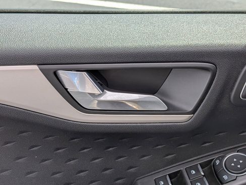 Used 2020 Ford Escape SEL FWD image 12