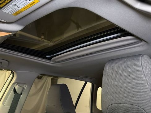 Used 2019 Toyota RAV4 XLE image 6