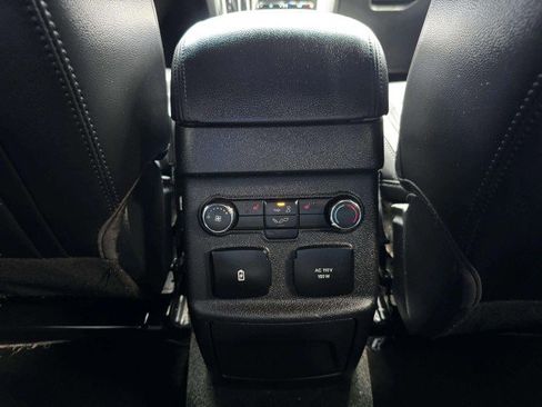 Used 2018 Ford Explorer Limited image 41