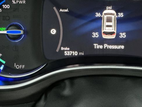 Used 2024 Chrysler Pacifica Select image 31