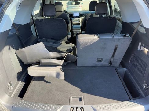 Used 2022 Ford Explorer XLT w/ Equipment Group 202A image 28