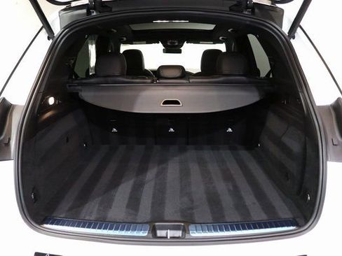 Used 2025 Mercedes-Benz GLE 450e 4MATIC w/ AMG Line Interior image 29