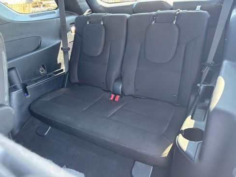 Used 2020 Ford Explorer XLT AWD/4WD image 13