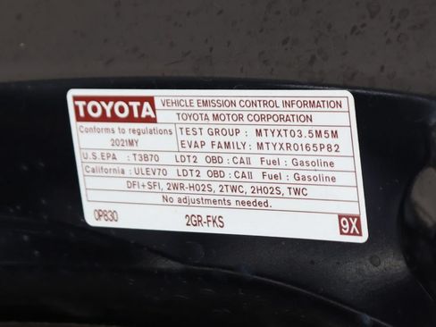 Used 2021 Toyota Highlander XLE AWD/4WD image 15