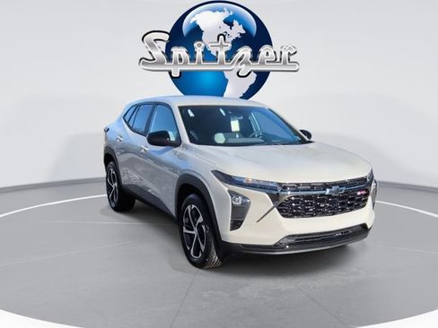 New 2026 Chevrolet Trax RS image 2