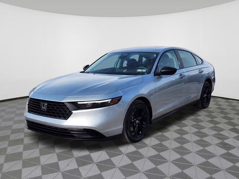 Certified 2025 Honda Accord SE image 2