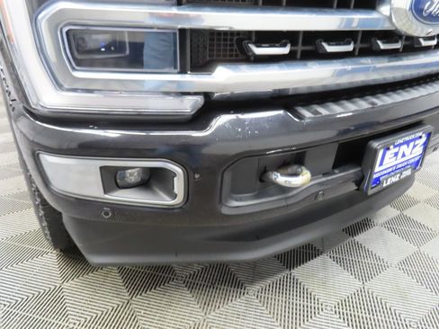 Used 2023 Ford F250 Platinum w/ FX4 Off-Road Package AWD/4WD image 58