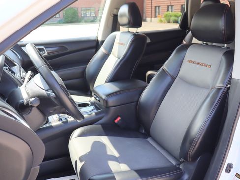 Used 2020 Nissan Pathfinder SV w/ Rock Creek Edition FWD image 12
