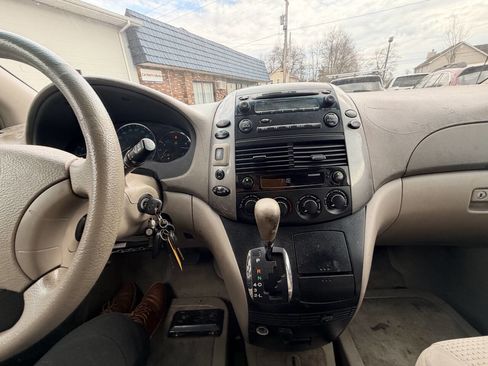 Used 2008 Toyota Sienna LE image 38