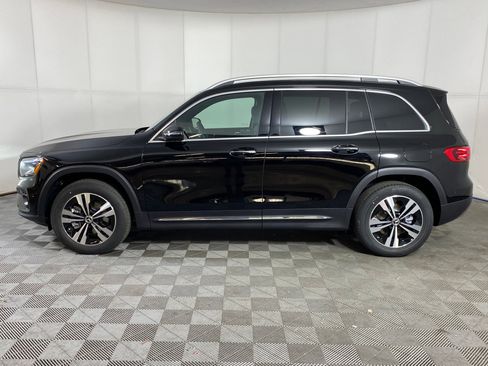 New 2025 Mercedes-Benz GLB 250 4MATIC image 2