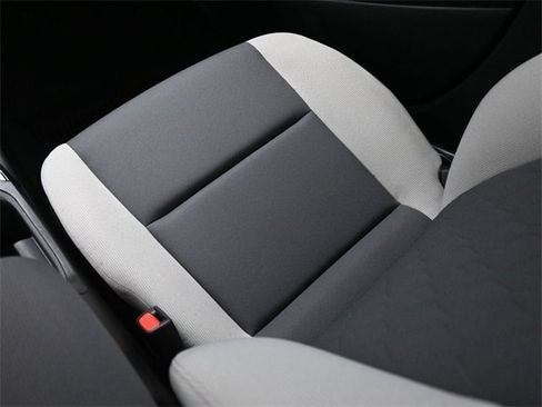 Used 2025 Toyota Corolla LE image 8