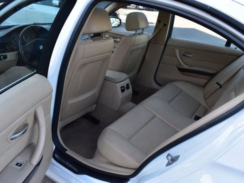 Used 2011 BMW 328i Sedan w/ Premium Pkg image 22