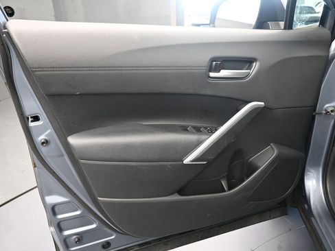 Used 2022 Toyota Corolla Cross XLE image 18