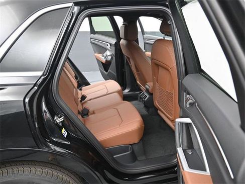 New 2025 Audi Q3 2.0T Premium image 13