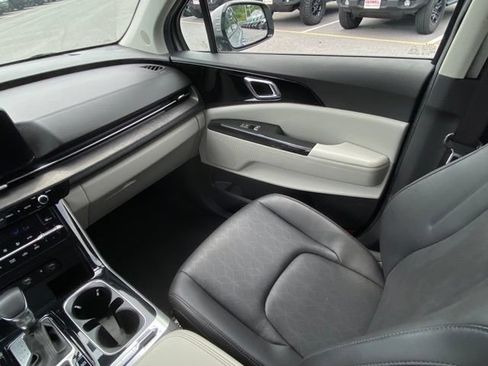 Used 2023 Kia Carnival SX FWD image 27