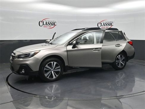 Used 2018 Subaru Outback 2.5i Limited image 32