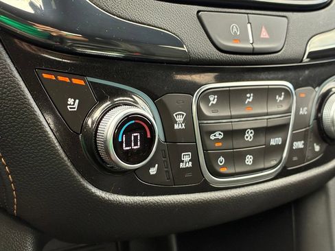 Used 2023 Chevrolet Equinox Premier AWD/4WD image 44