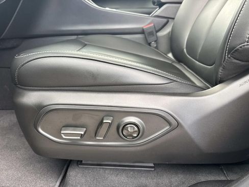 New 2026 Jeep Grand Cherokee L Limited w/ Limited Altitude Package AWD/4WD image 18