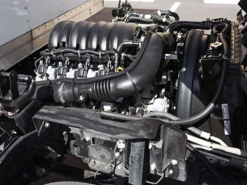 Used 2024 Isuzu NPR RWD image 12