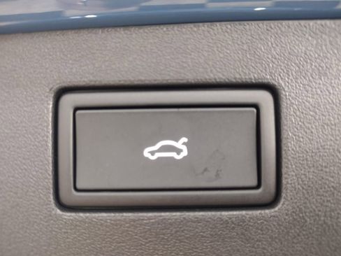 New 2026 Volkswagen Tiguan SEL R-Line image 18