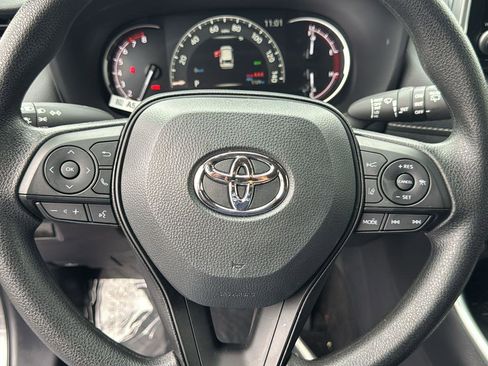 Used 2025 Toyota RAV4 XLE image 15