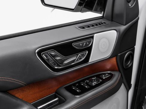 Used 2022 Lincoln Navigator L Black Label image 43