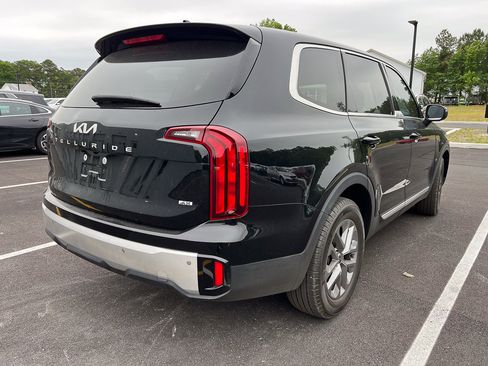 Used 2023 Kia Telluride LX AWD/4WD image 6