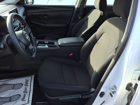 Used 2024 Nissan Sentra S image 9