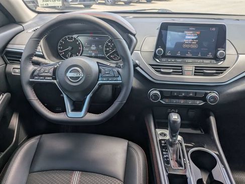 Used 2024 Nissan Altima 2.5 SR FWD image 31