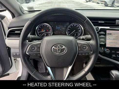 Used 2020 Toyota Camry XLE image 8
