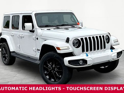 Used 2021 Jeep Wrangler Unlimited Sahara AWD/4WD image 3